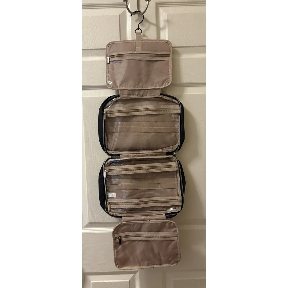 BAGSMART Large Toiletry Bag Travel Bag with Hanging Hook, Water-resistant Makeup